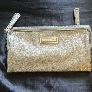 Tahari wallet